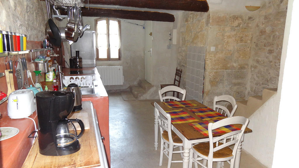 Avec Patio,2 Chambres,patangarles Arles