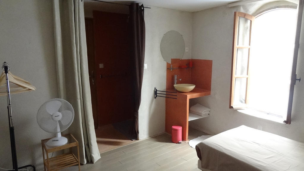 Ferienhaus Avec Patio,2 Chambres,patangarles Arles